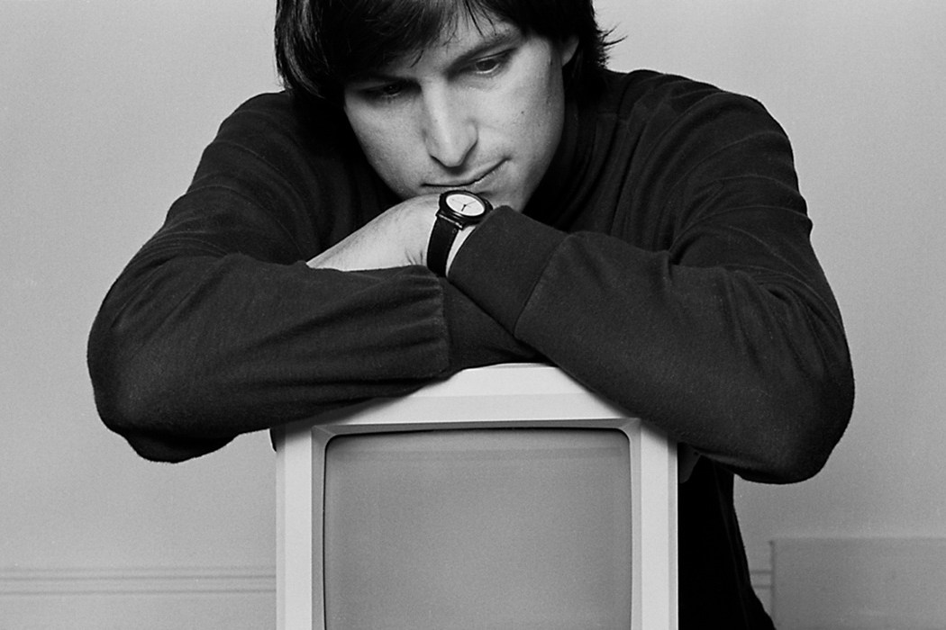 1984 image of Steve Jobs and the first Macintosh computer taken by Norman Seeff (Courtesy: Heritage Auctions)